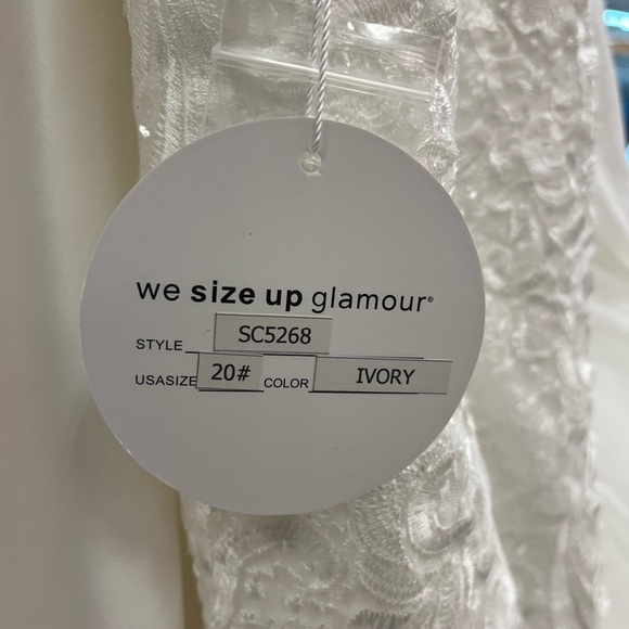 Sydney’s Closet Plus Size Mermaid Bridal Gown - Picture 12 of 12